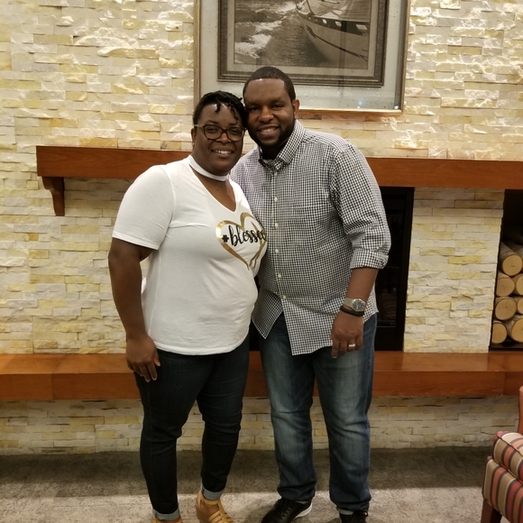 Meet your Posher, Ayesha - Picture 4 of 4